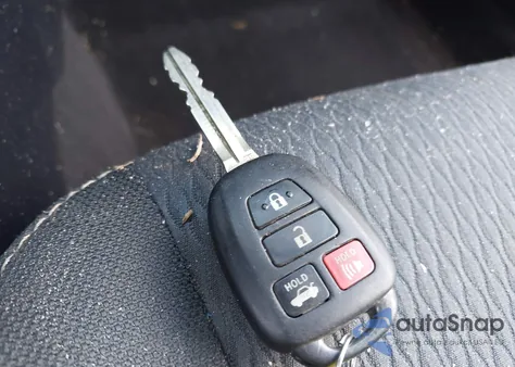 2018 Toyota Corolla Le z USA, uszkodzony, nr VIN 2T1BURHE7JC982540